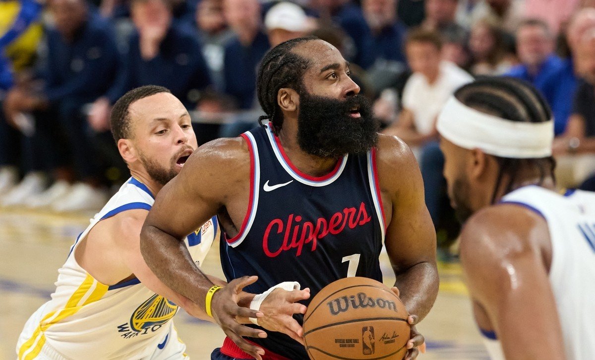 九游体育官网-加时末段体能课后，皇家马德里再遭质疑备战NBA季后赛，压力陡增，球队文化再被提及的简单介绍