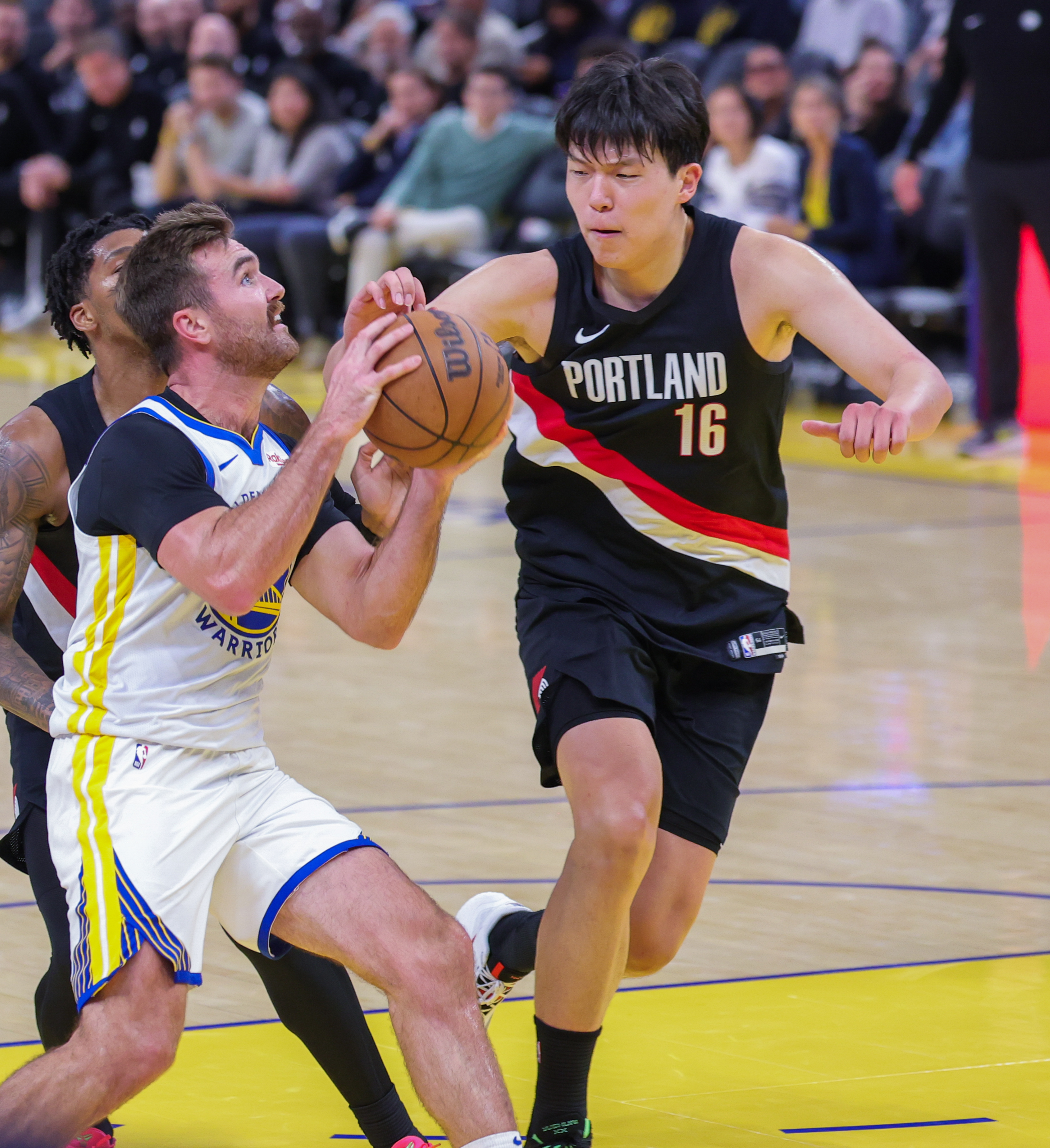 关键时刻NBA总决赛传出新动向；金州勇士再遭质疑；管理层表态——信心回归；年轻球员得到机会的简单介绍