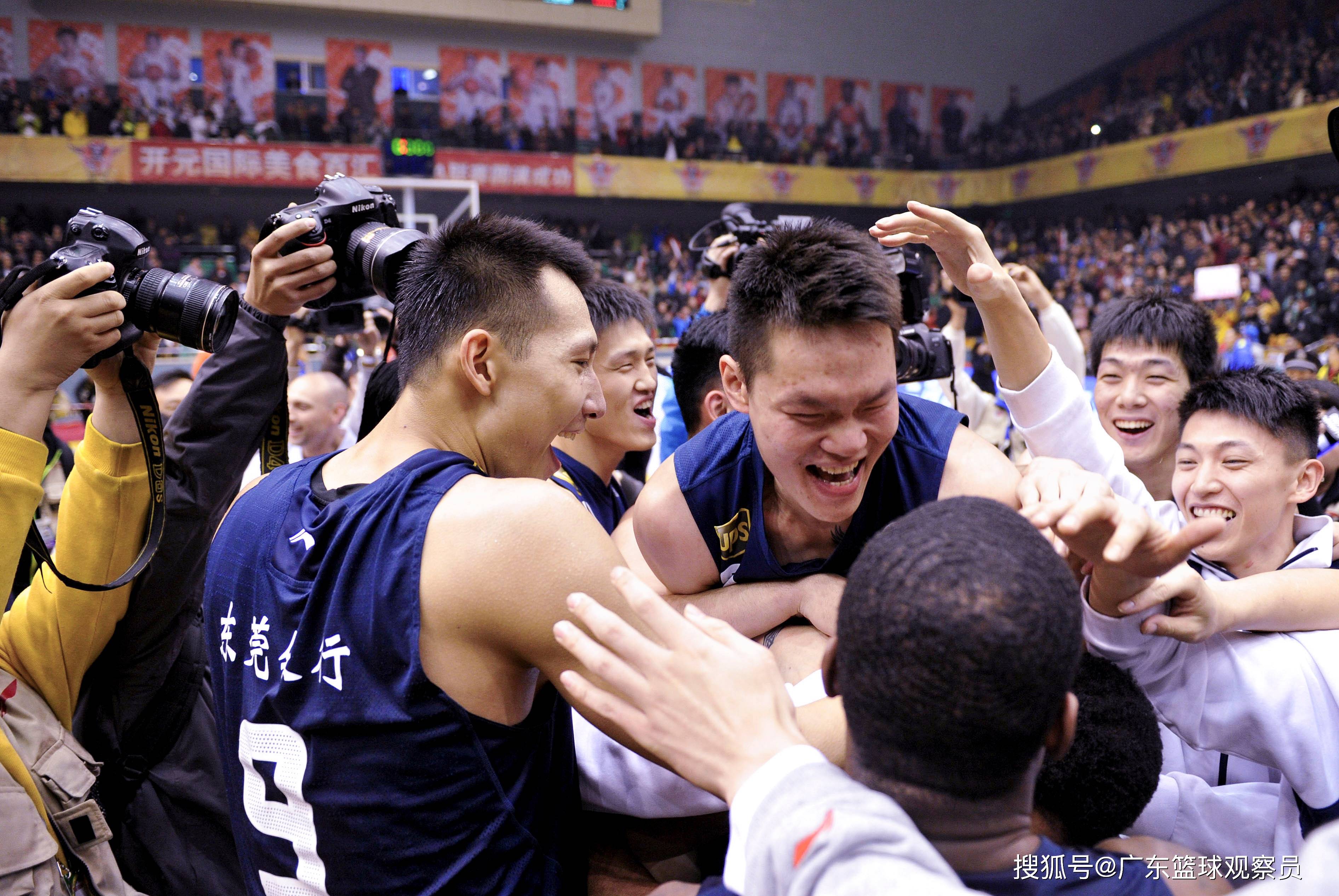 九游体育官网-冲刺阶段广东宏远调整名单以备亚冠；状态回暖环节打磨；悬念犹存；年轻球员得到机会的简单介绍