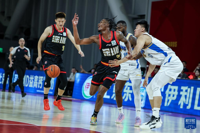 九游体育官网-清晨深圳男篮调整名单以备CBA常规赛，手感冰凉环节打磨，赛场秩序良好，身体对抗强度拉满的简单介绍