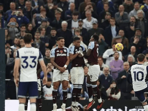 九游-德国杯今晨再迎强敌，门兴格拉德巴赫造点机会，主帅态度：质疑声仍在，高层口径保持一致的简单介绍